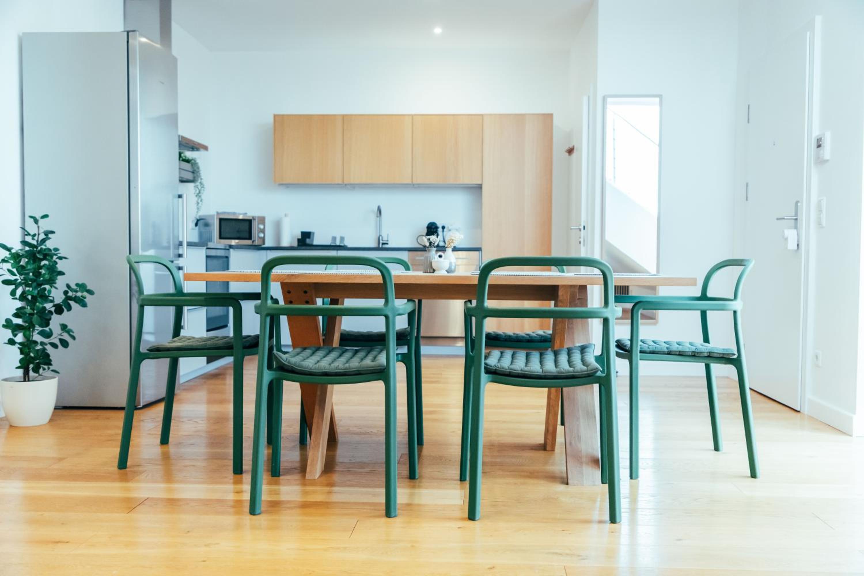 Large Apartments - Great for Groups - with Balcony or Terrace