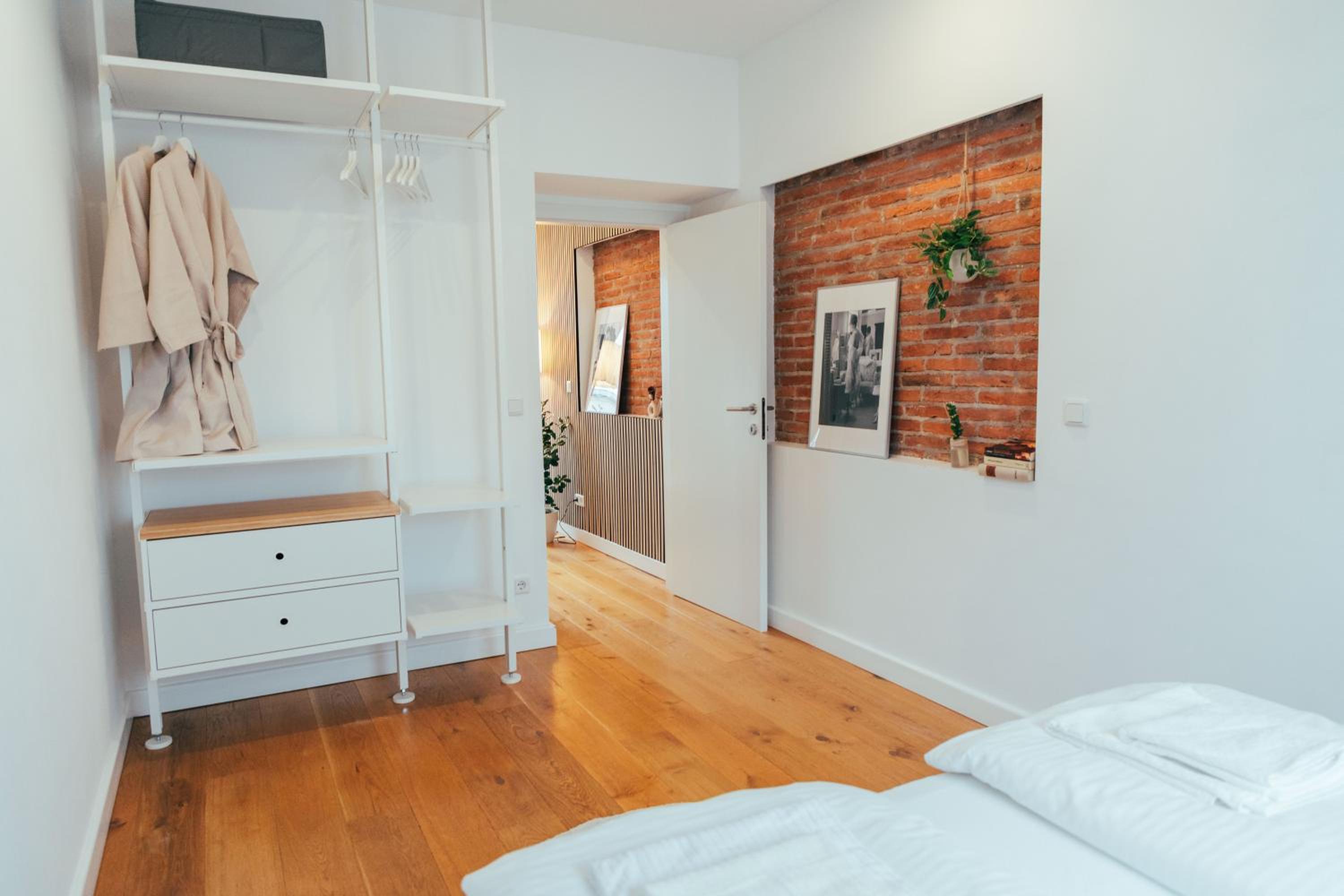 Large Apartments - Great for Groups - with Balcony or Terrace