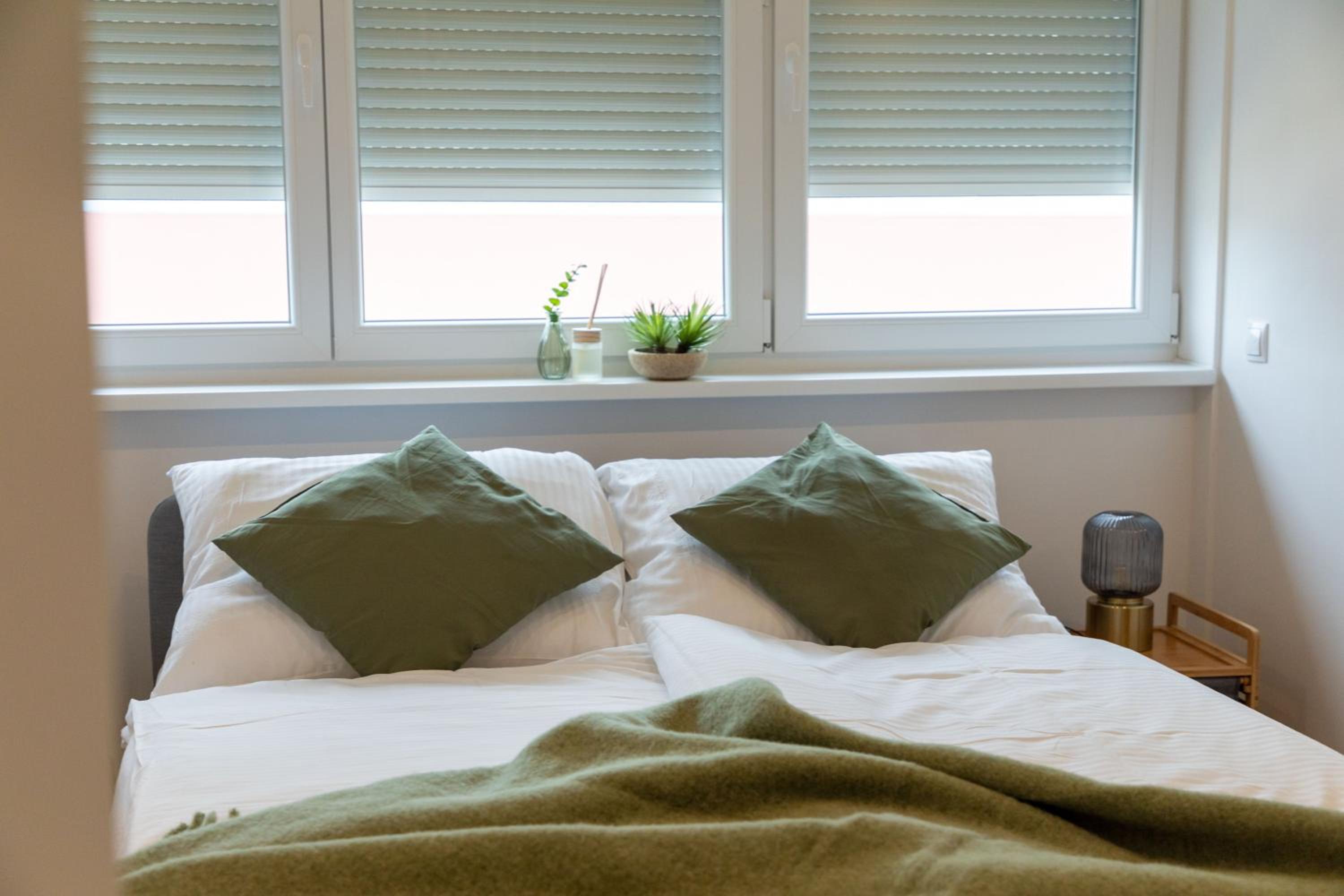 Large Apartments - Great for Groups - with Balcony or Terrace
