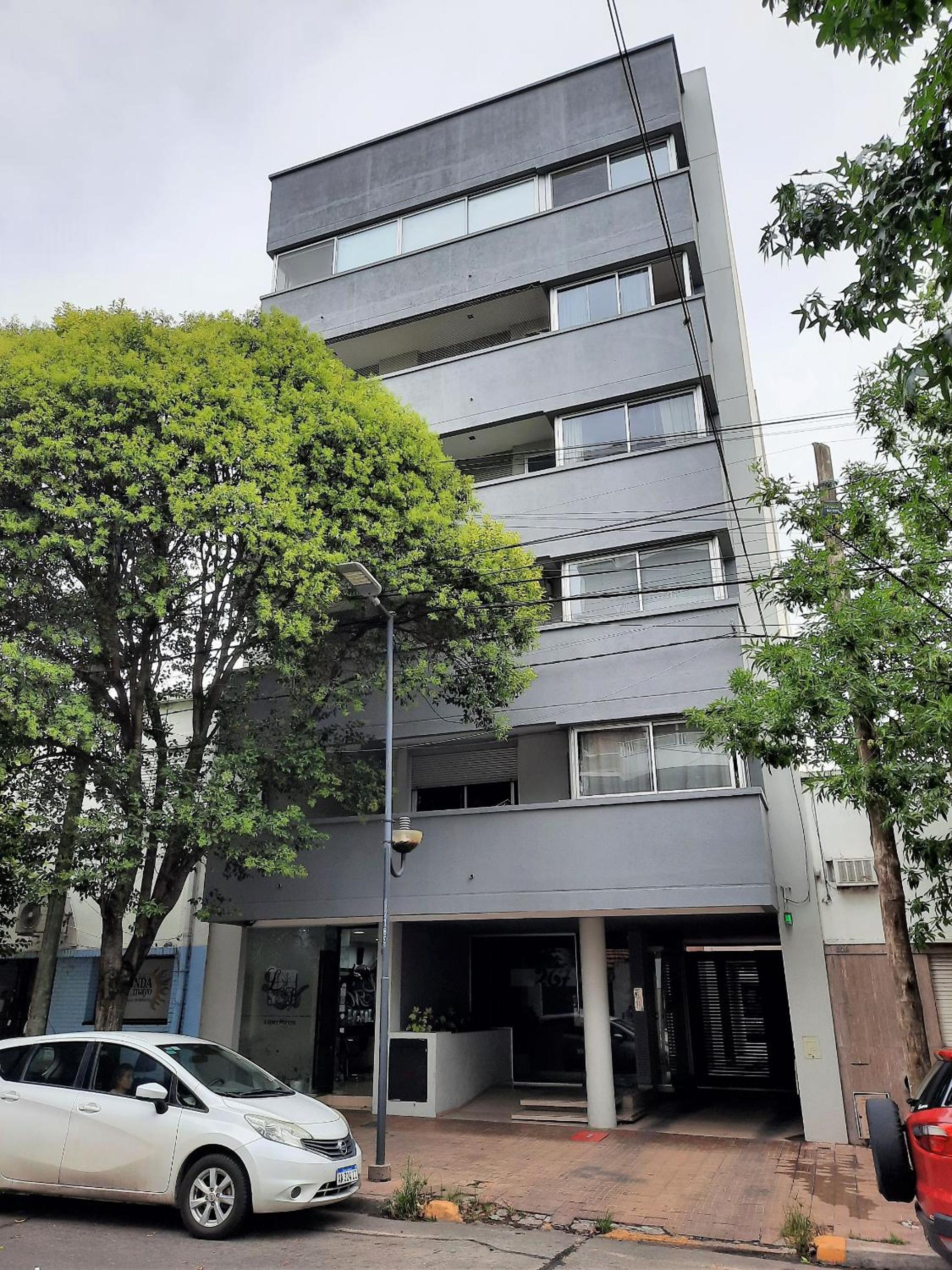 DEPARTAMENTO a PASOS del CENTRO, BARRIO NORTE, 4 PERSONAS
