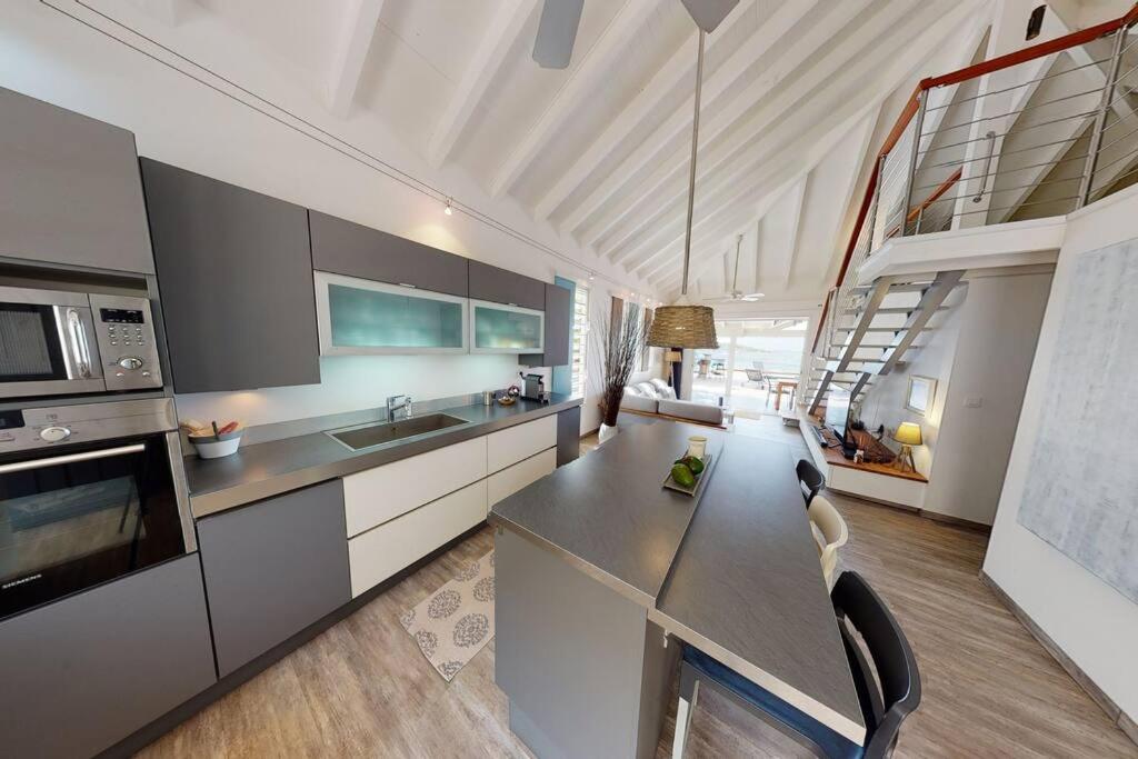 AquaZen... 3 bedrooms, pool, private sea access view 5