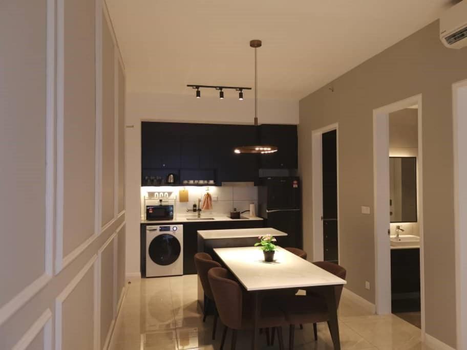 Bukit Bintang Axon Residences 3R2B 3Queens Beds