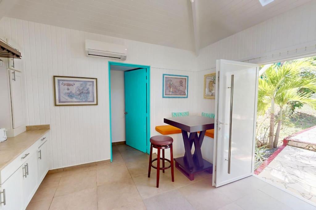 Petit Paradis 3 bedrooms, pool, Orient Beach view 2