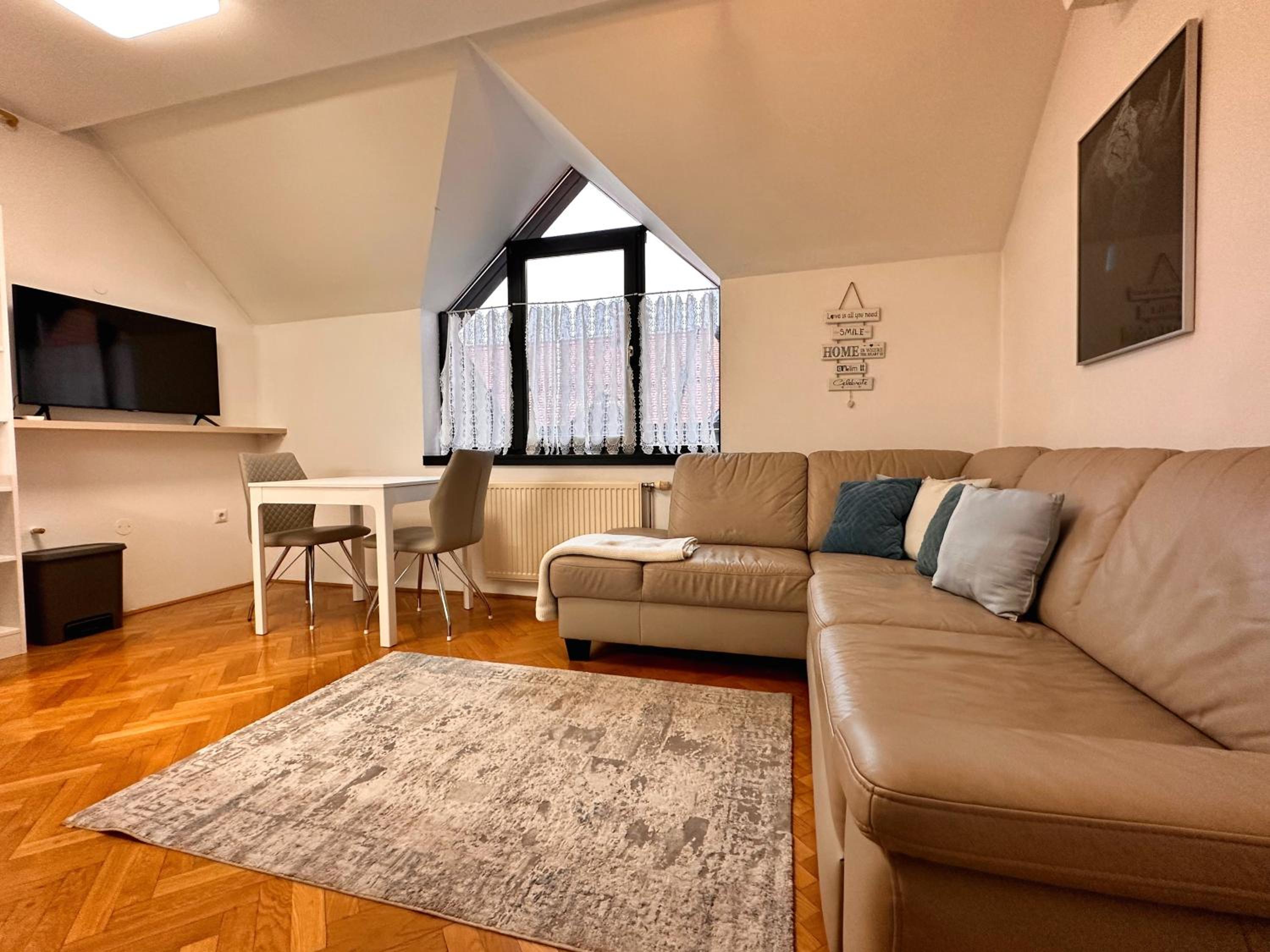 Charming City Loft Apartment view 3