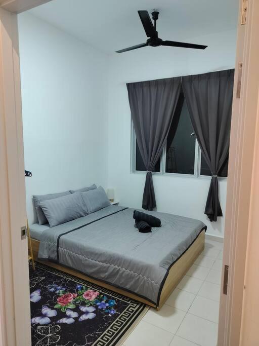 Lakeview 3 Bedroom Apartment in Presint 18 Putrajaya photo 6