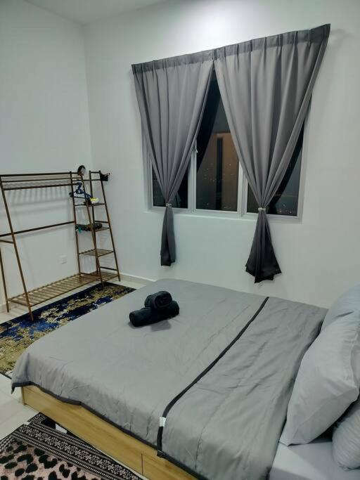 Lakeview 3 Bedroom Apartment in Presint 18 Putrajaya photo 4