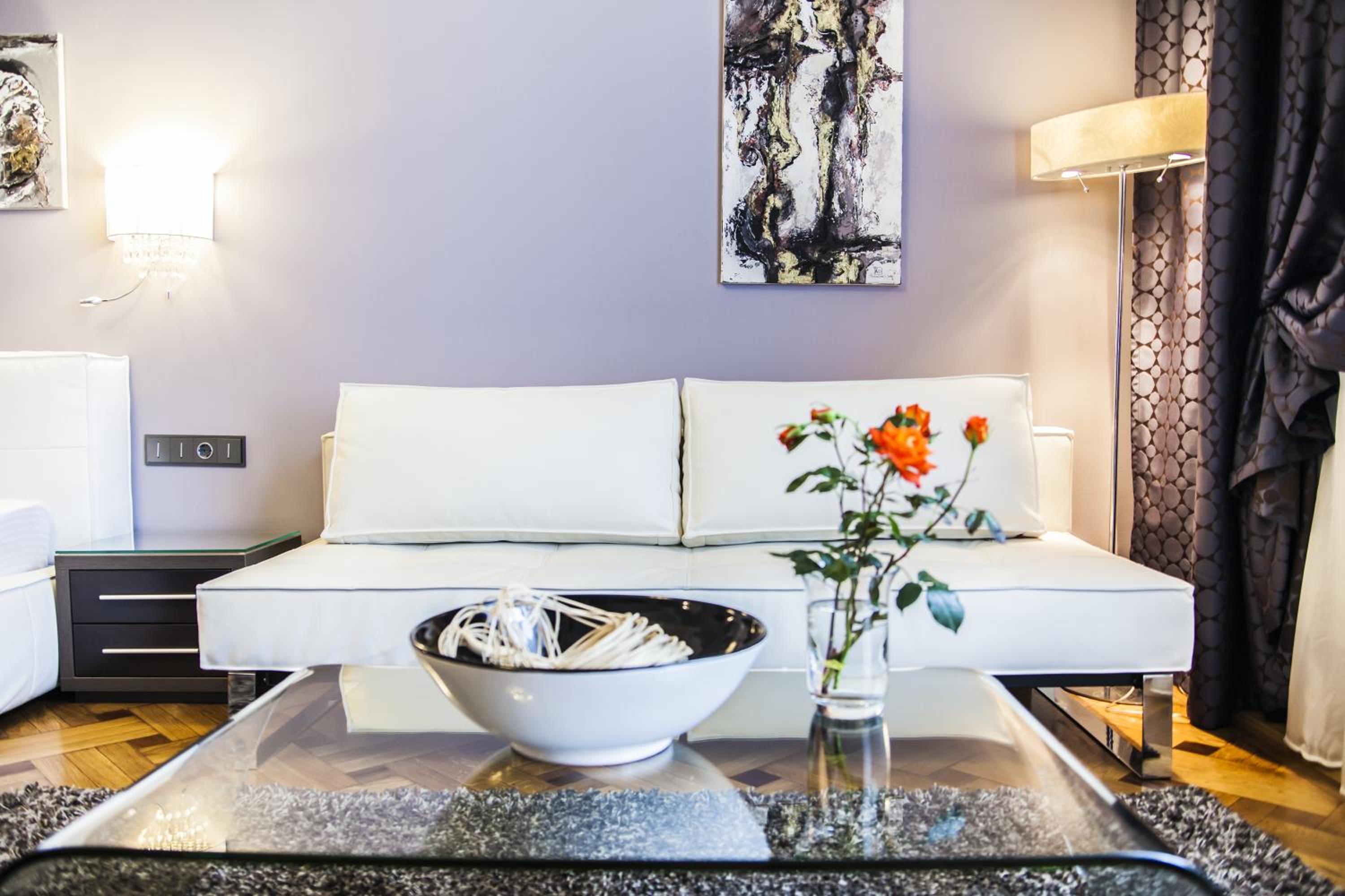 Matei Corvin Deluxe Apartment