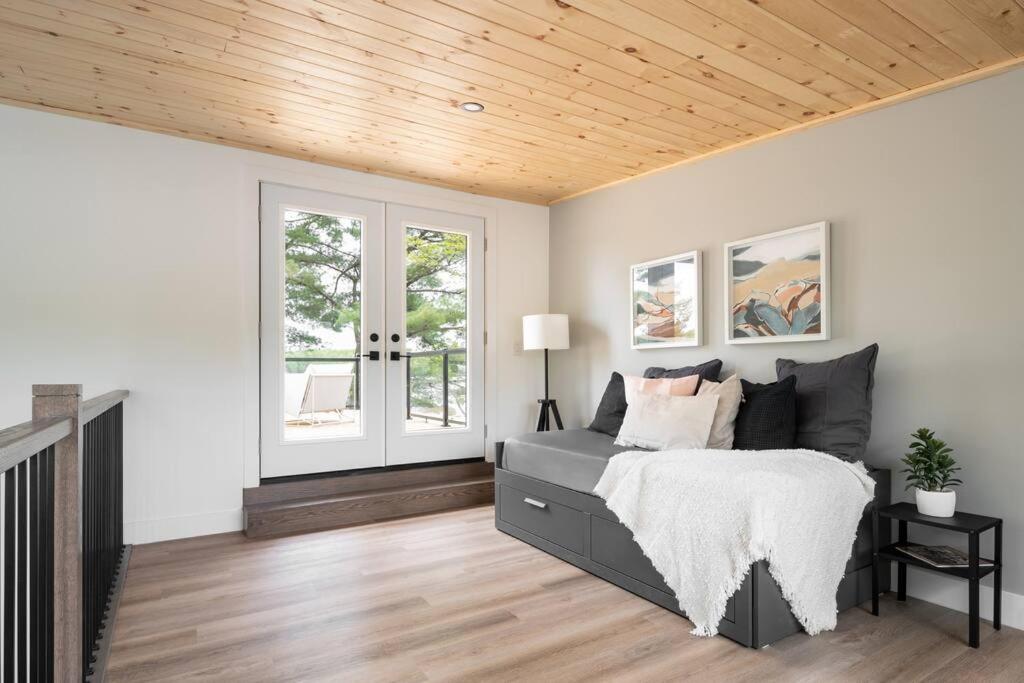 Oastler Lake House
