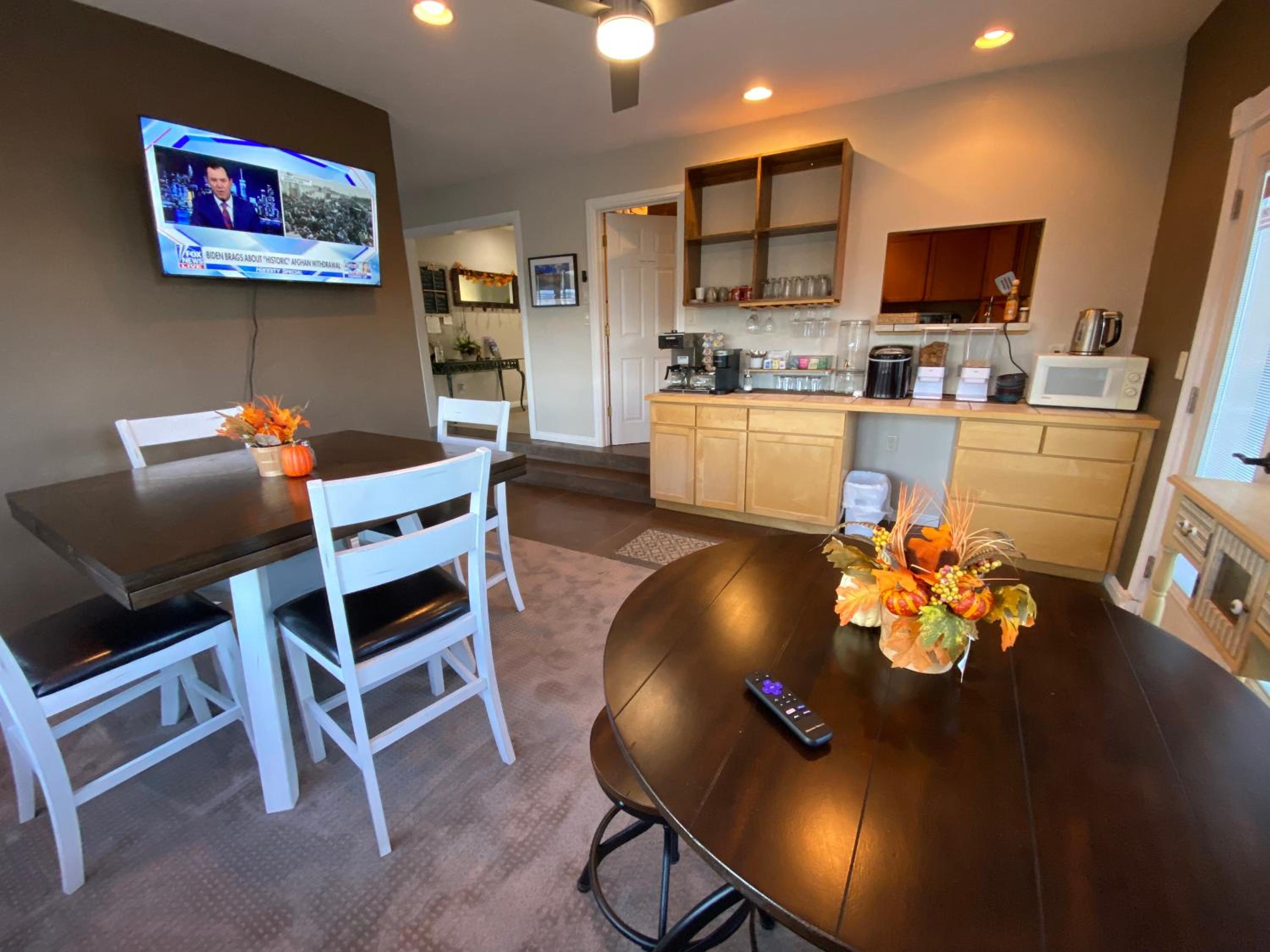 SkyRidge Inn