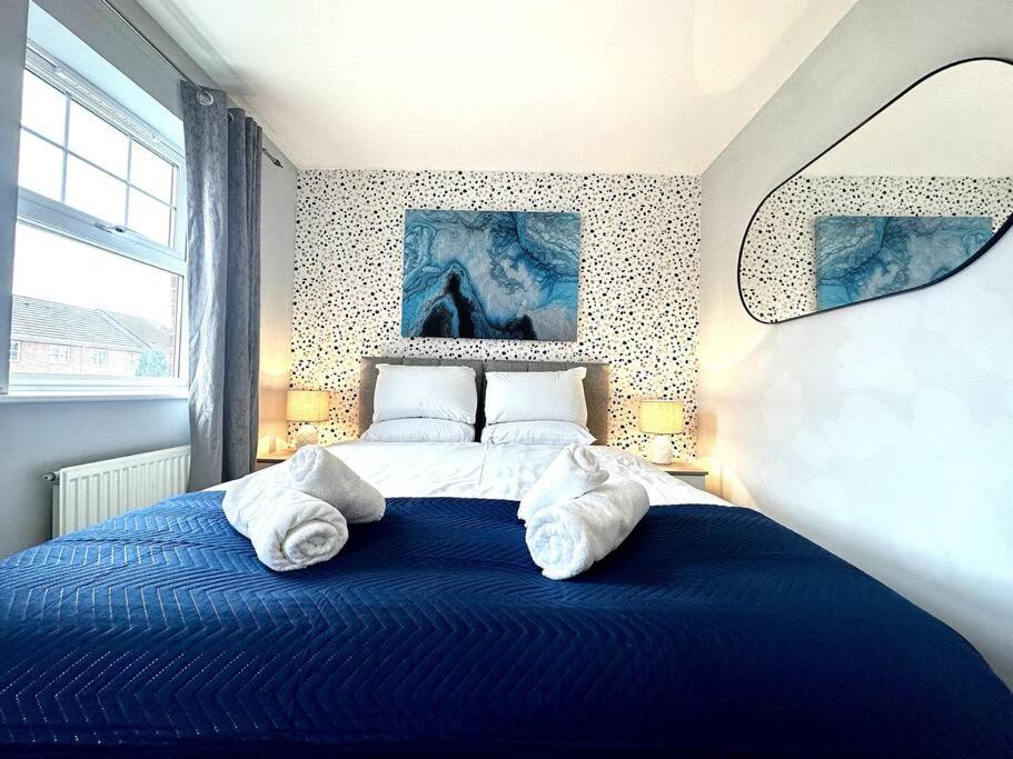 Newham House by Blue Skies Stays