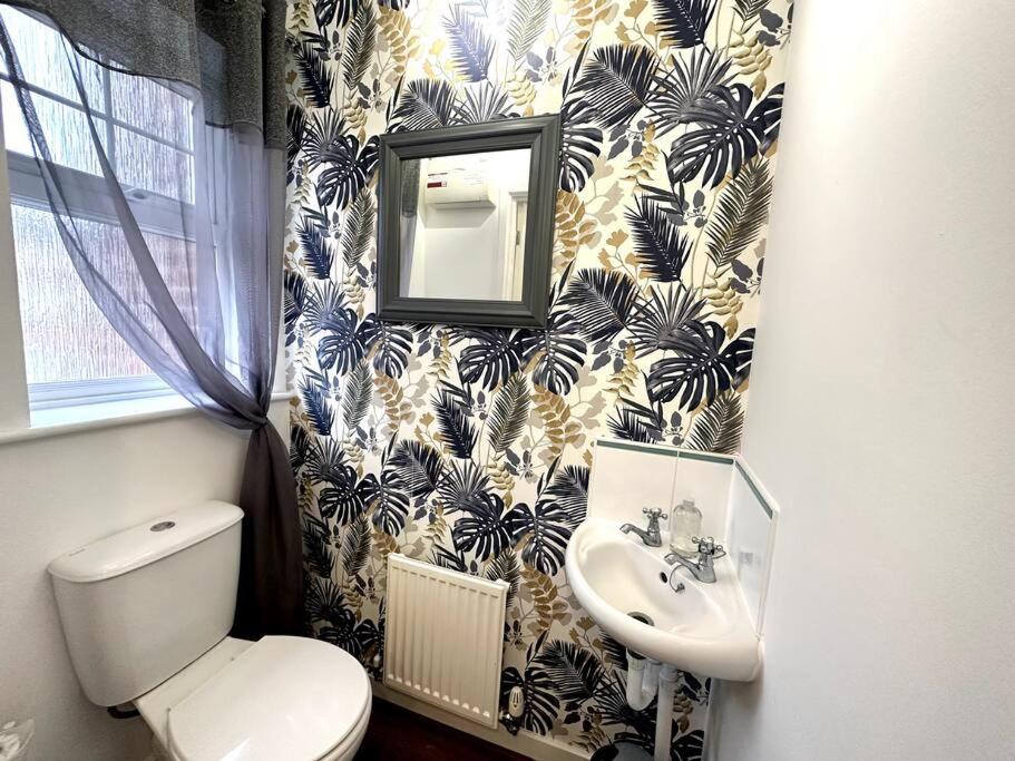Newham House by Blue Skies Stays