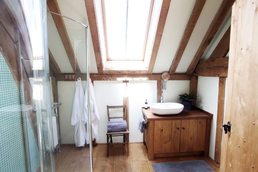 Acorn Barn
