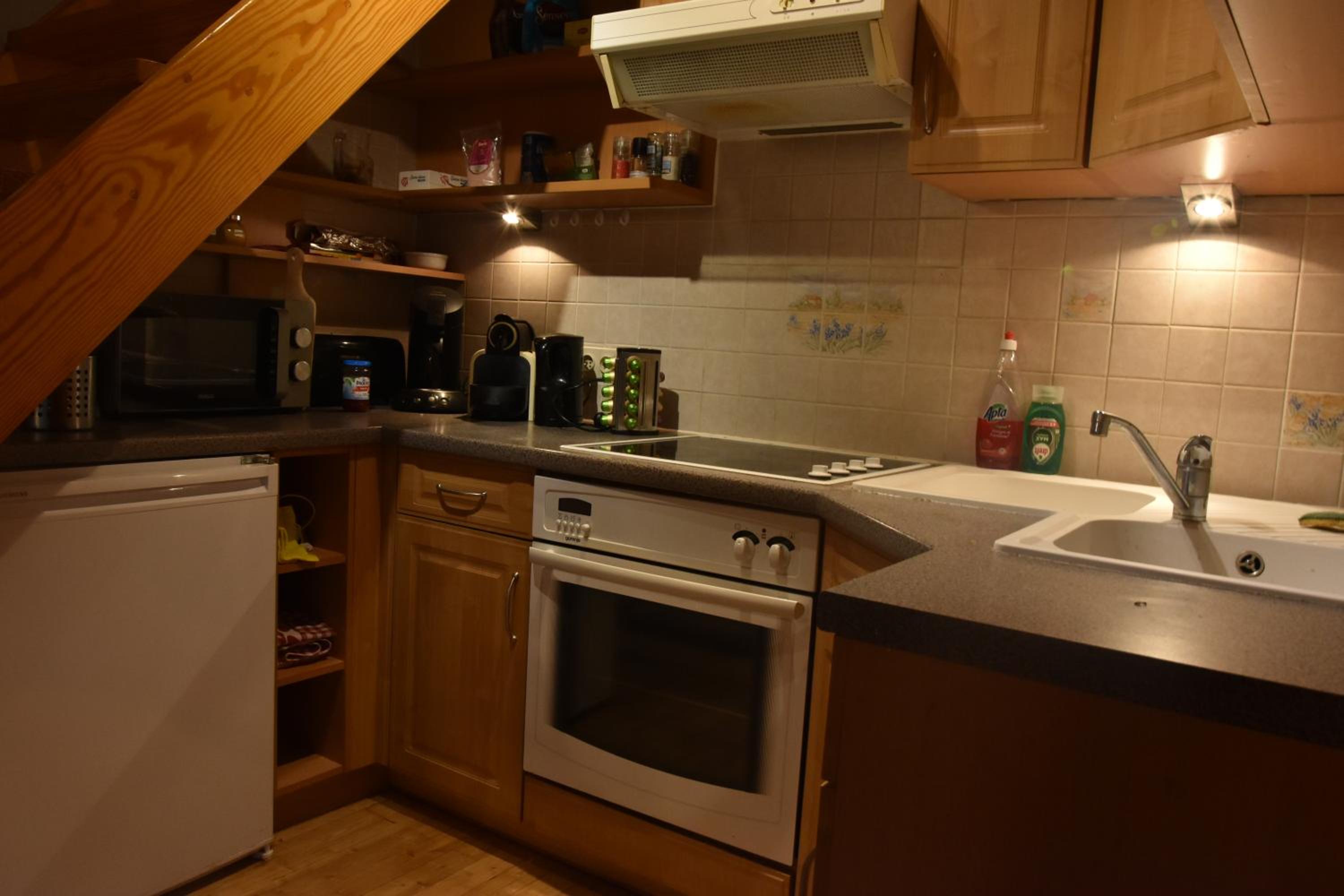 Photo 9