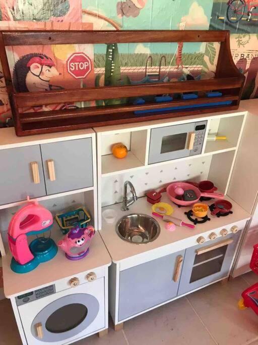 N12 Casa 3 dormitórios em condominio frente a praia