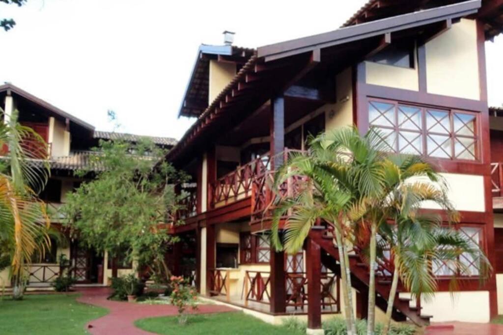 N12 Casa 3 dormitórios em condominio frente a praia