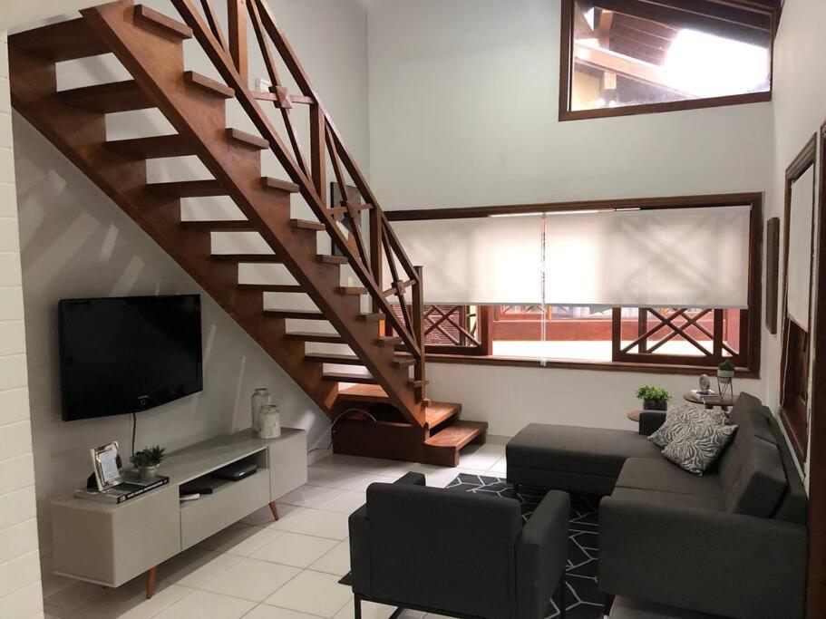 N12 Casa 3 dormitórios em condominio frente a praia