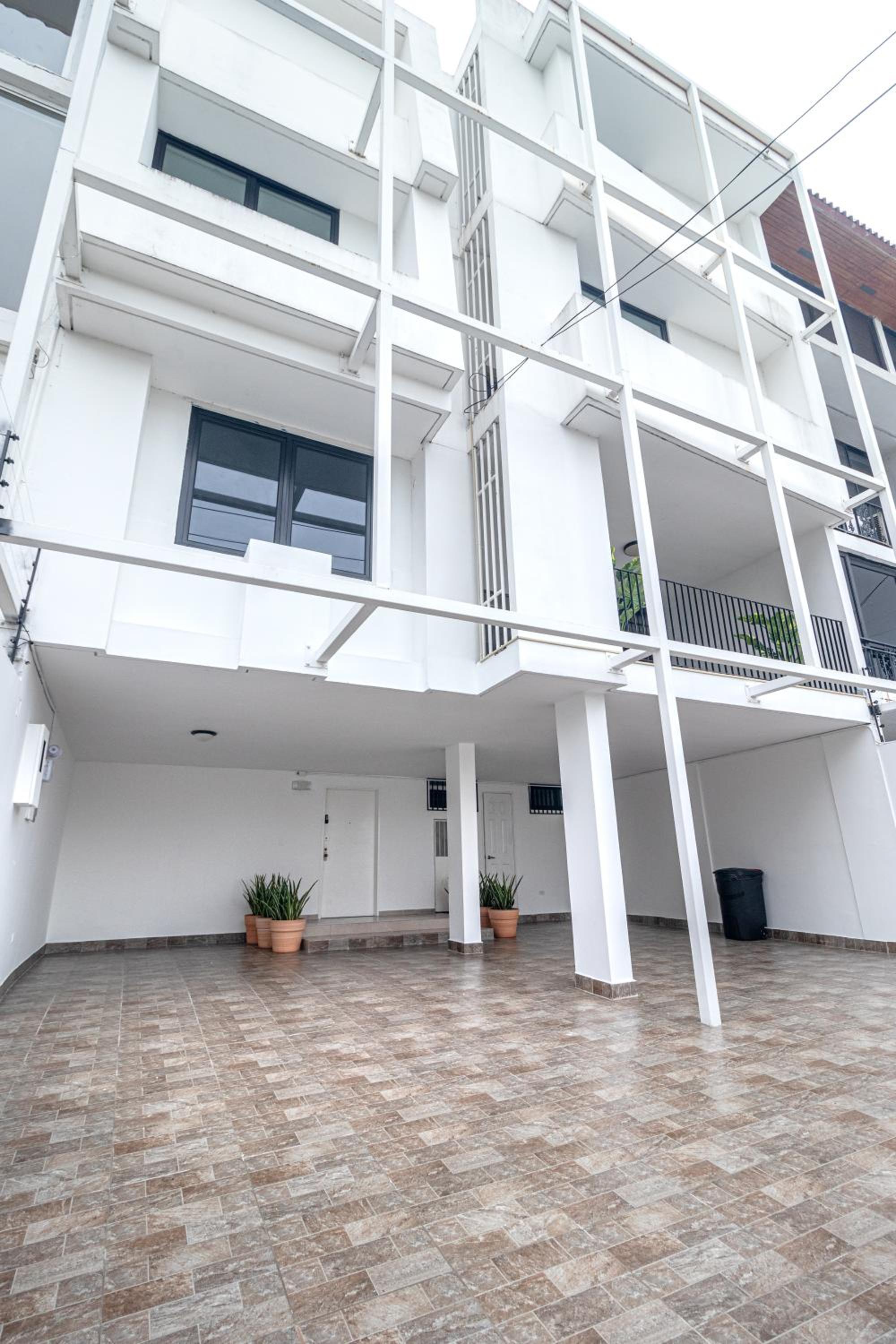 ESHEL SUITES PANAMA