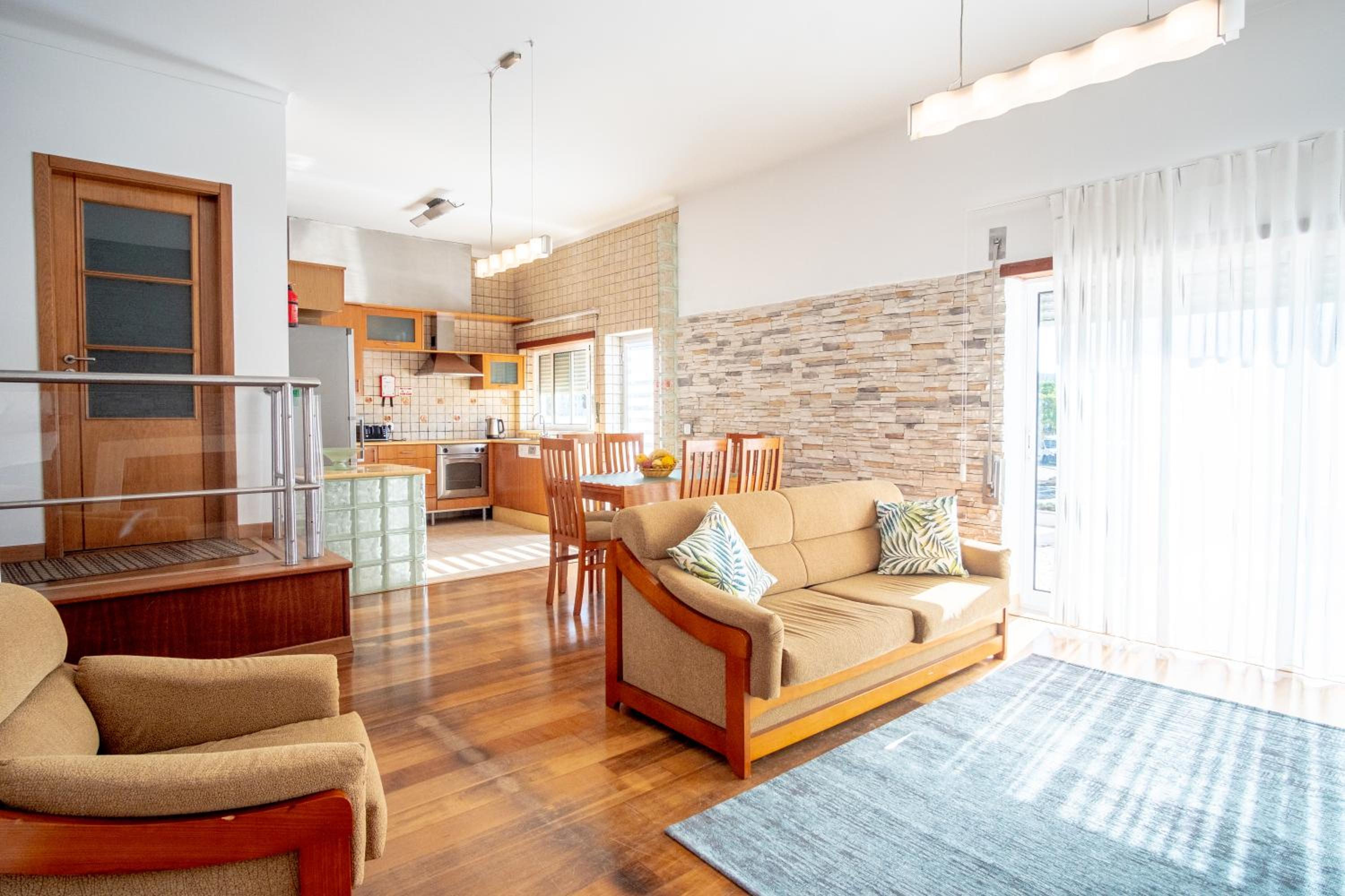 8 Rodrigues Family House - Villa with patio view 4