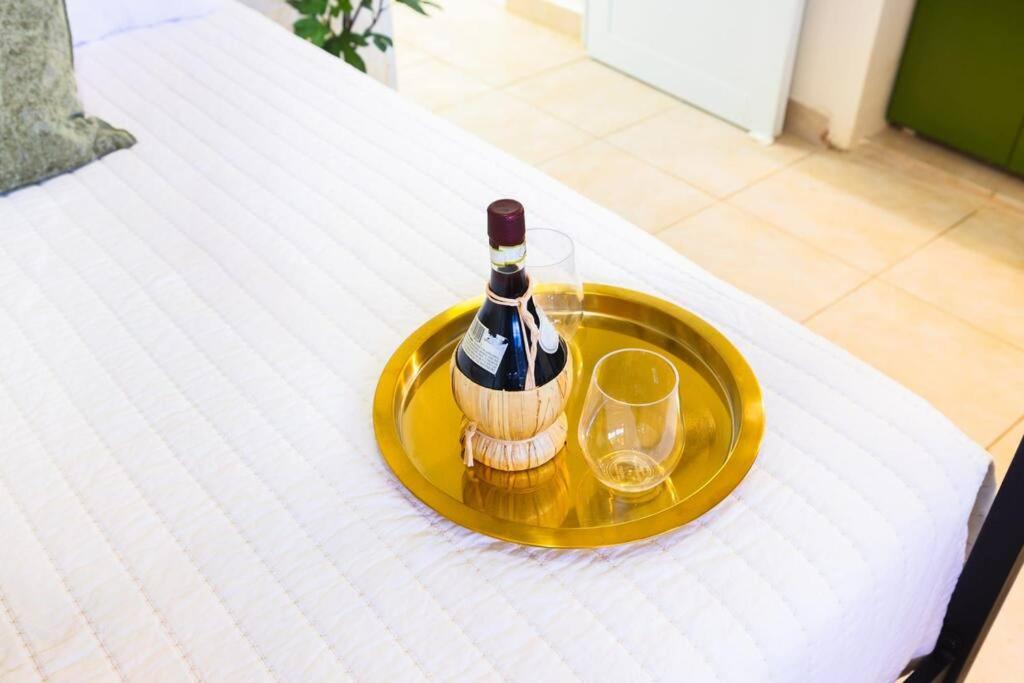 Catania 2 Suite W/private pool,W/heater , WIFI. view 5