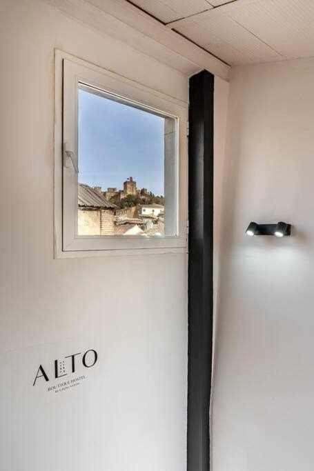 Alto house edificio completo