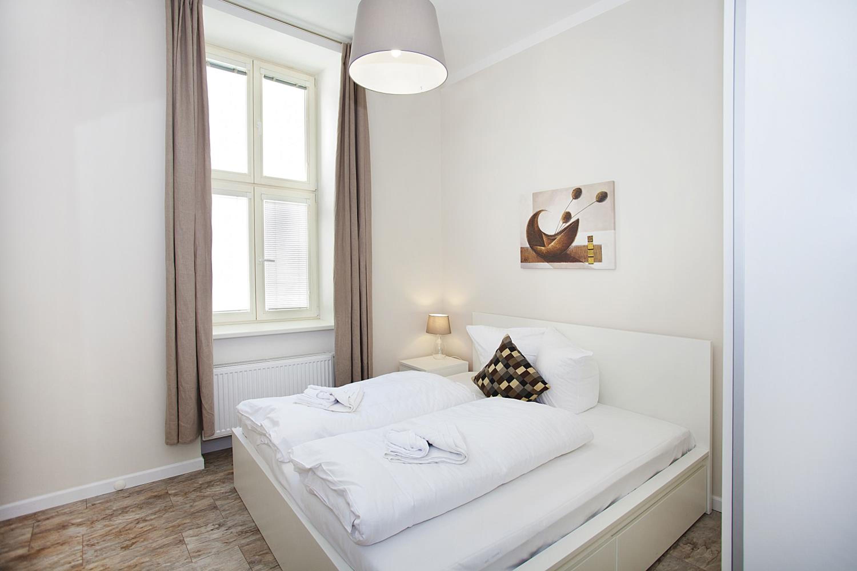Celebration Flat by Ruterra