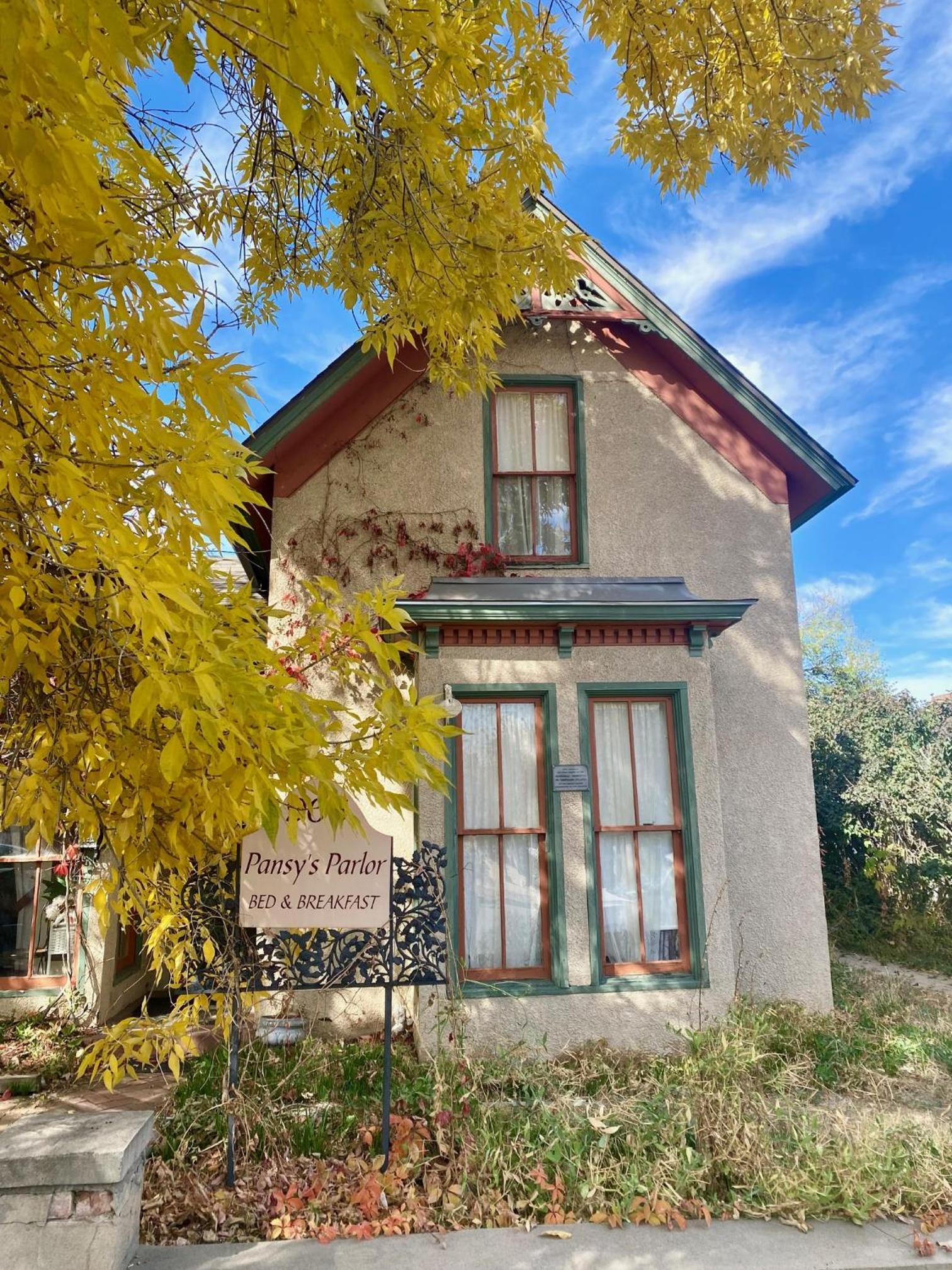 Pansy’s Parlor Bed & Breakfast view 3