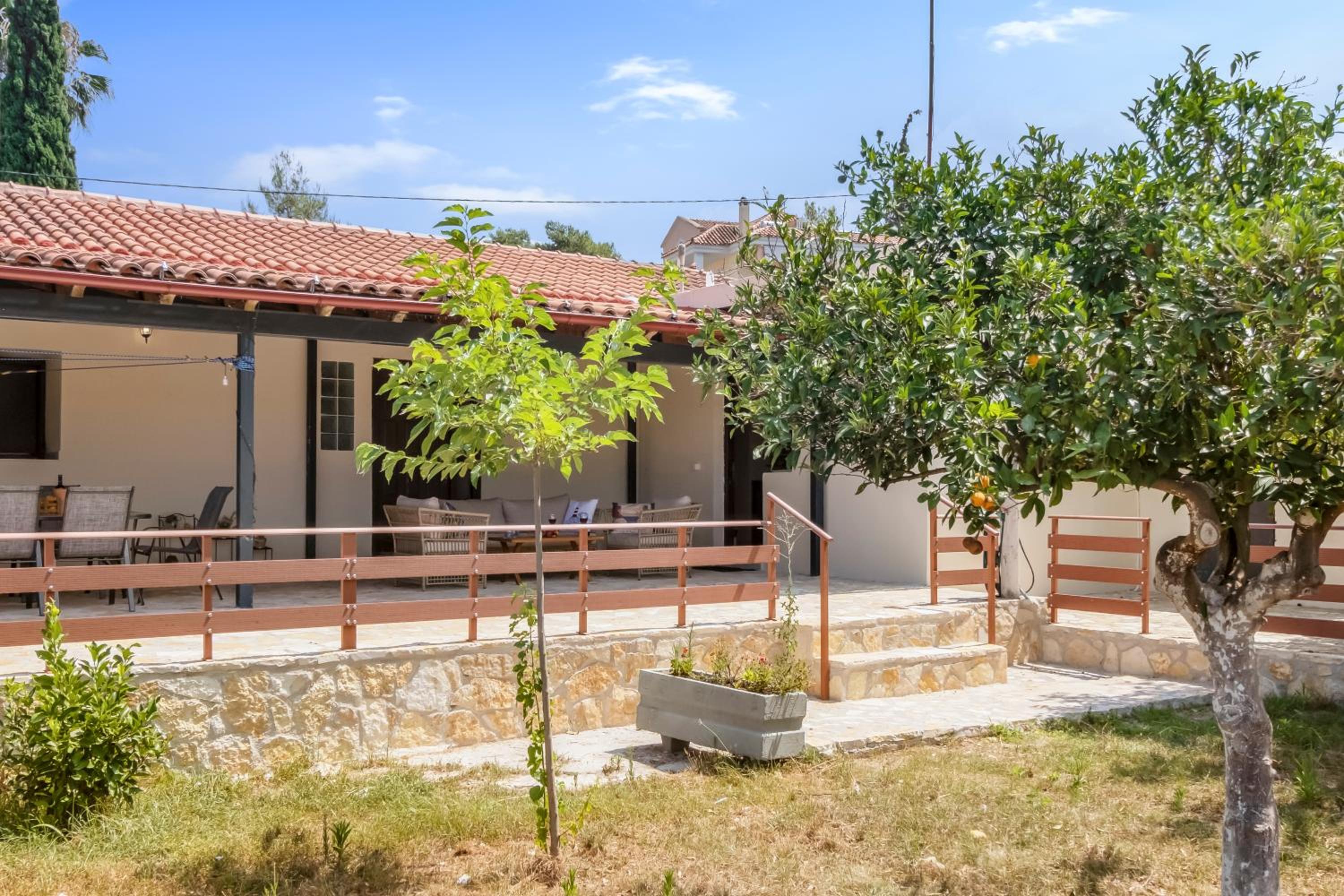 Herakles House - Close to ancient sites near Nafplio. Spacious. Equipped for all-year-round comfort. view 3