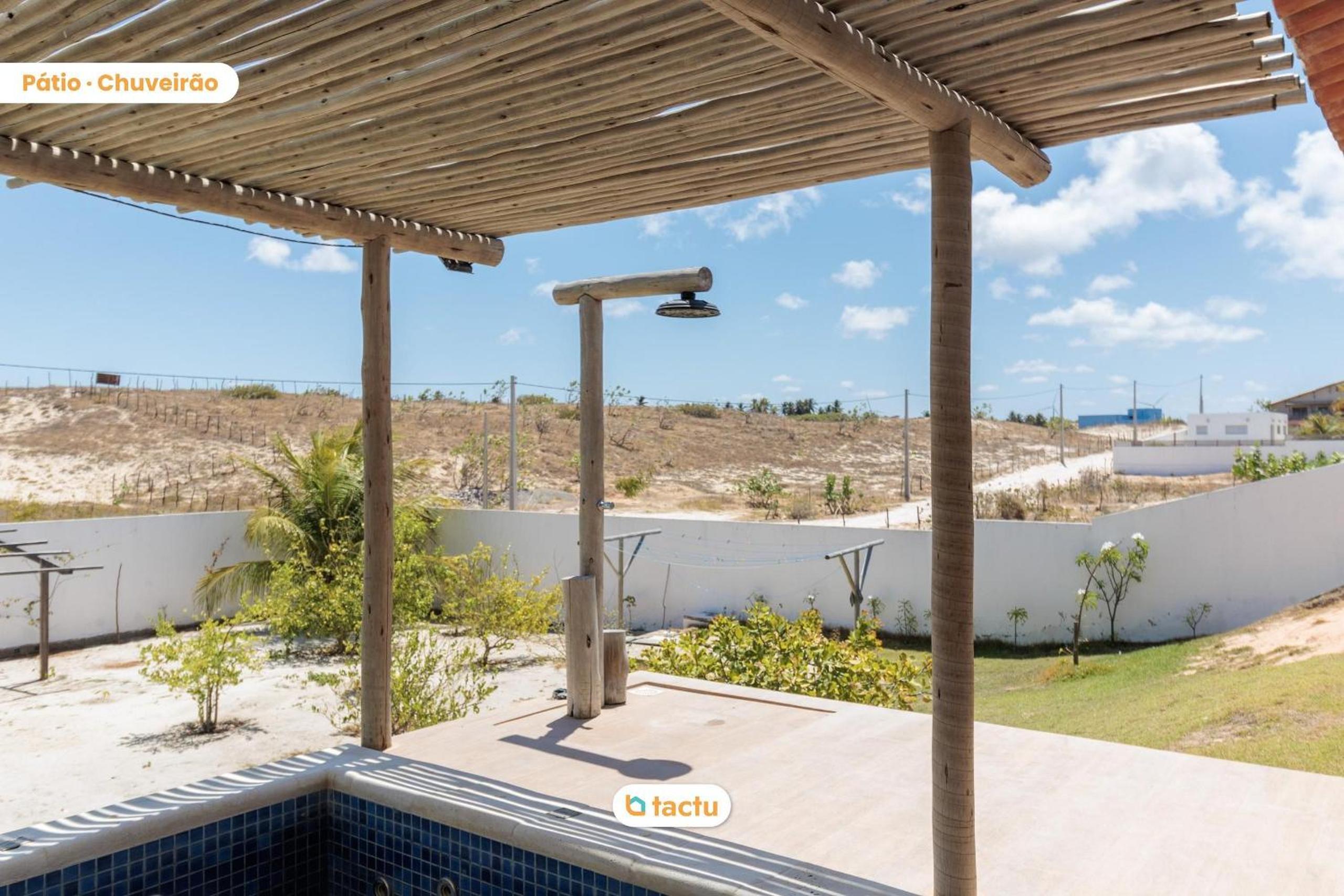 Beach House in Pontal do Maceió by Tactu