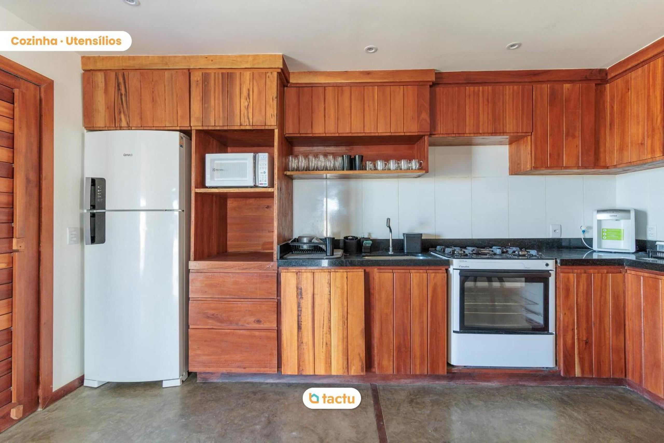 Beach House in Pontal do Maceió by Tactu