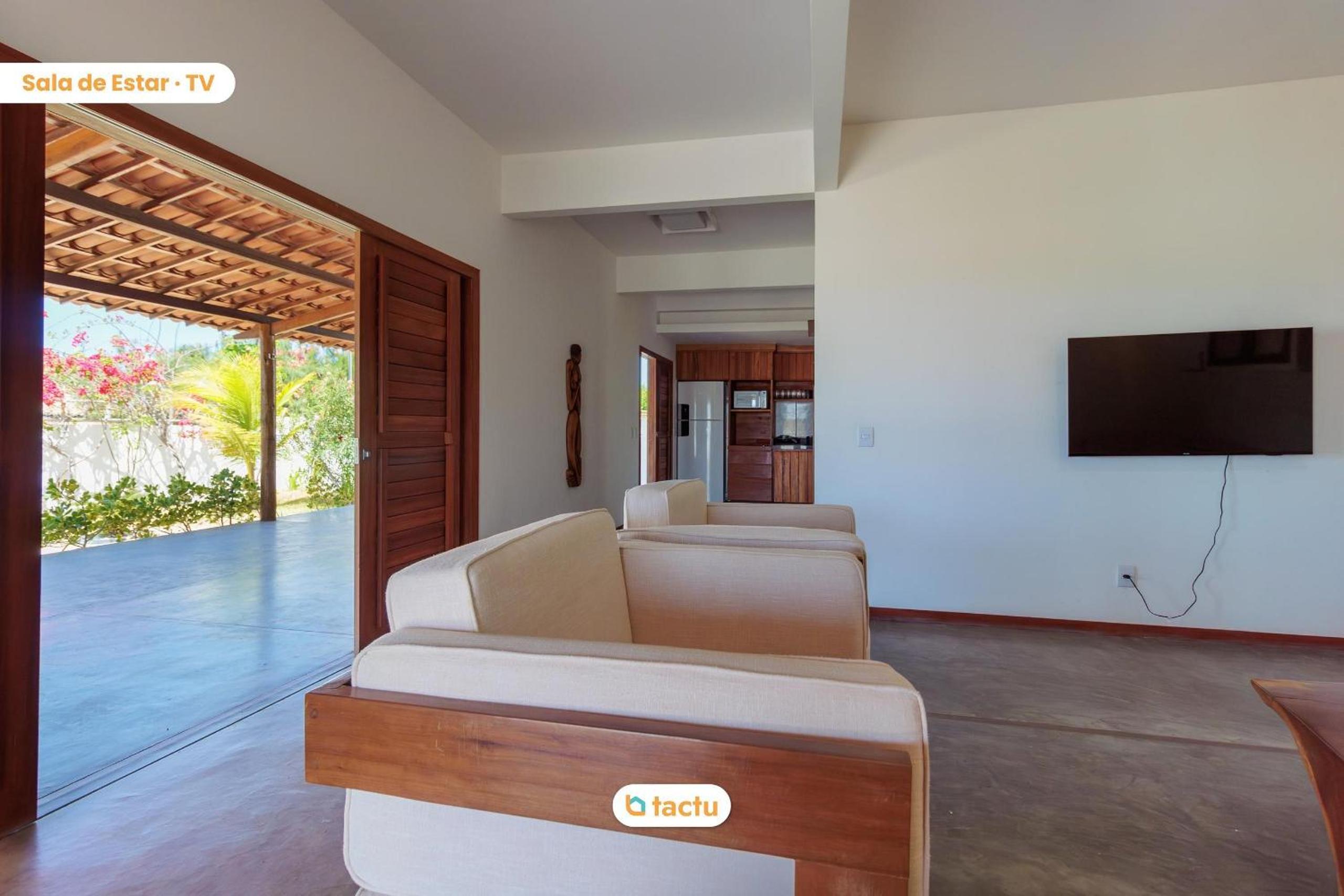 Beach House in Pontal do Maceió by Tactu
