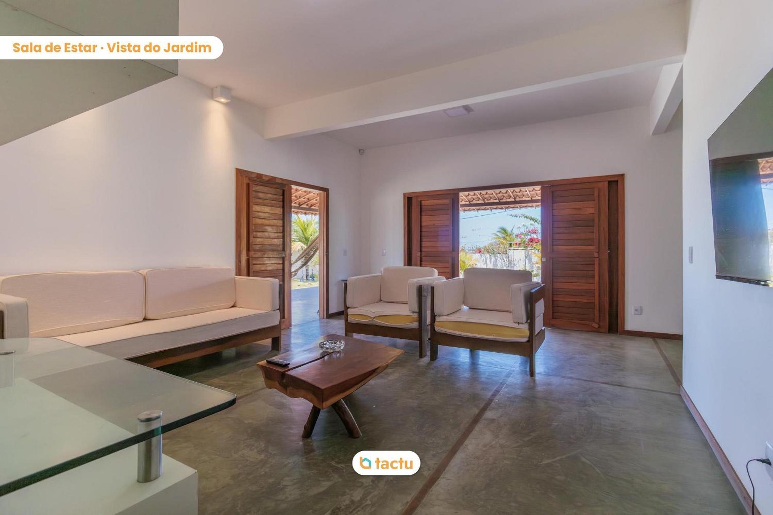 Beach House in Pontal do Maceió by Tactu