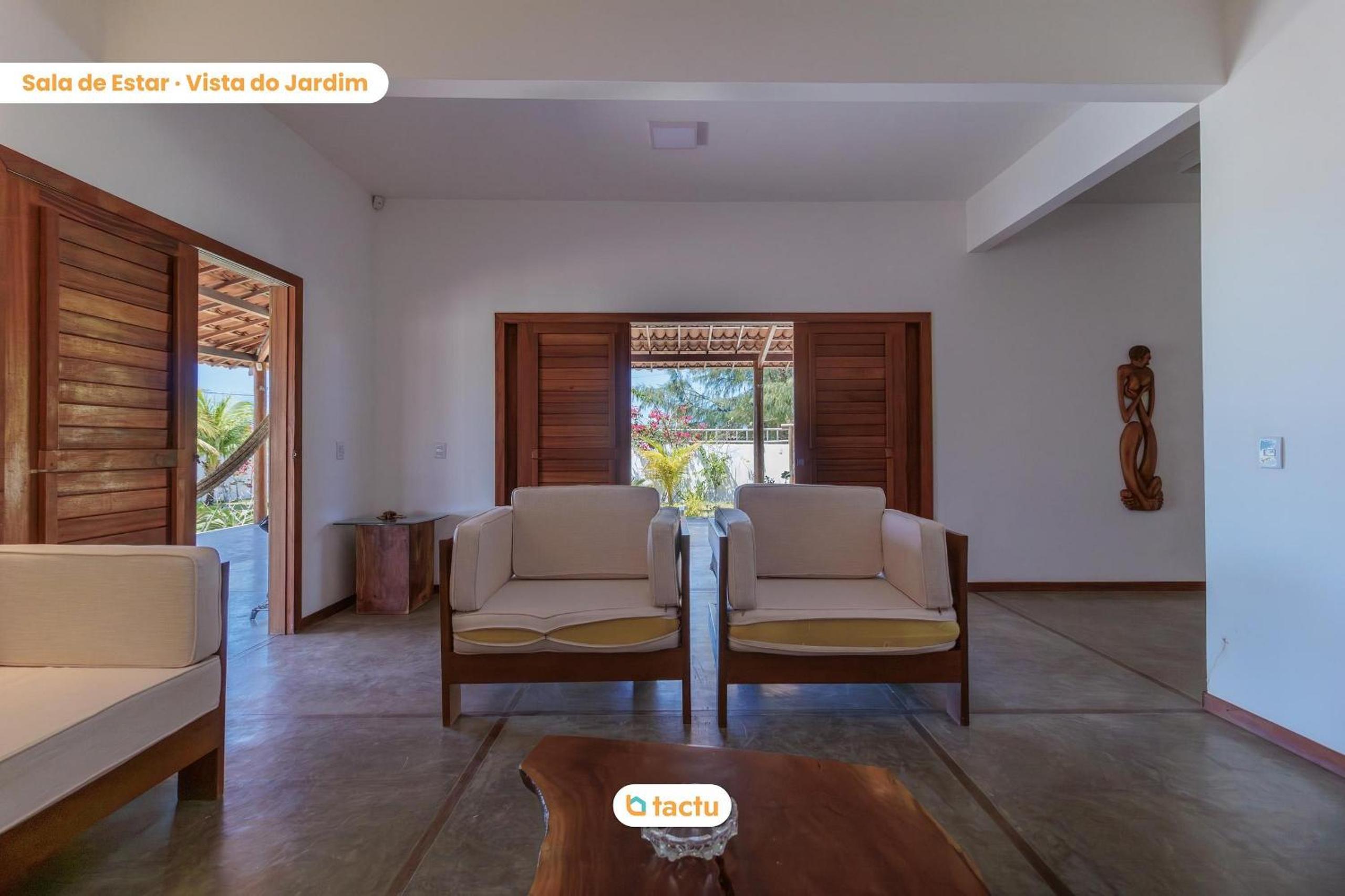 Beach House in Pontal do Maceió by Tactu