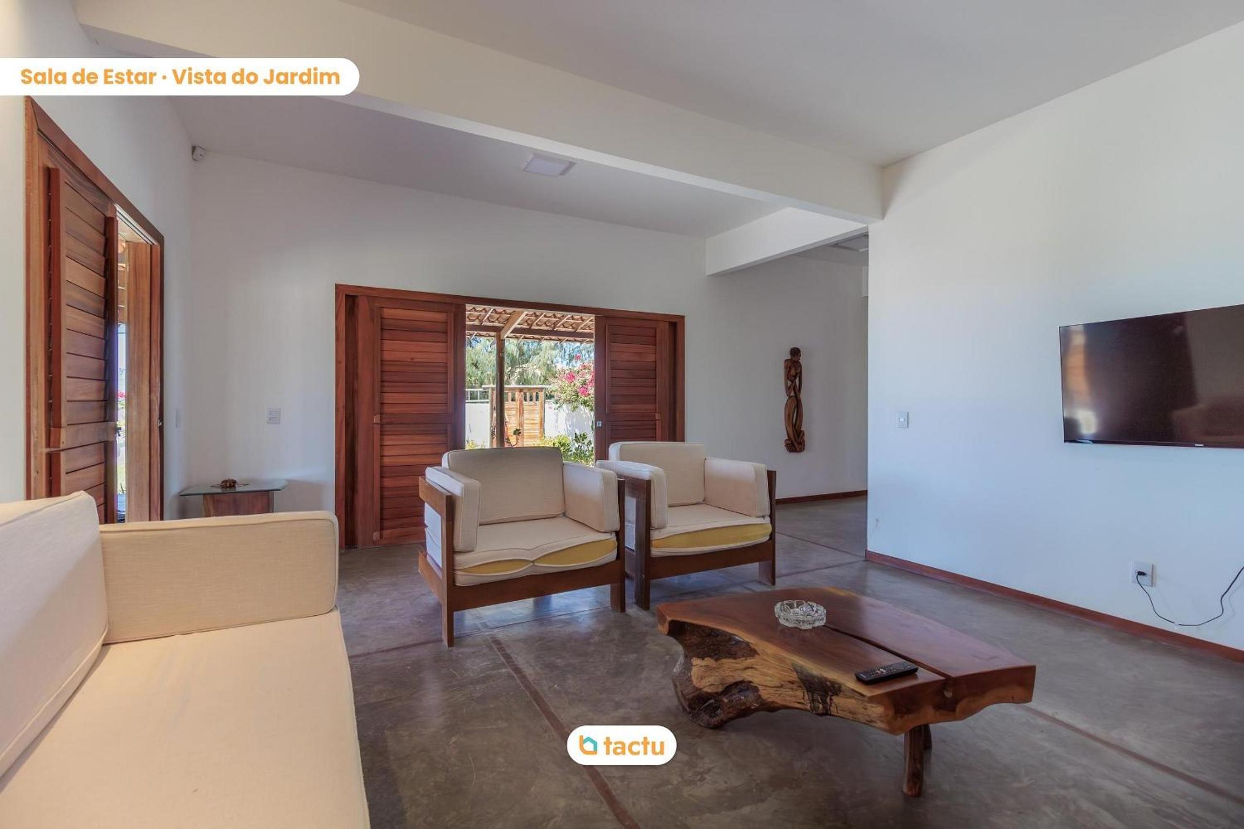 Beach House in Pontal do Maceió by Tactu