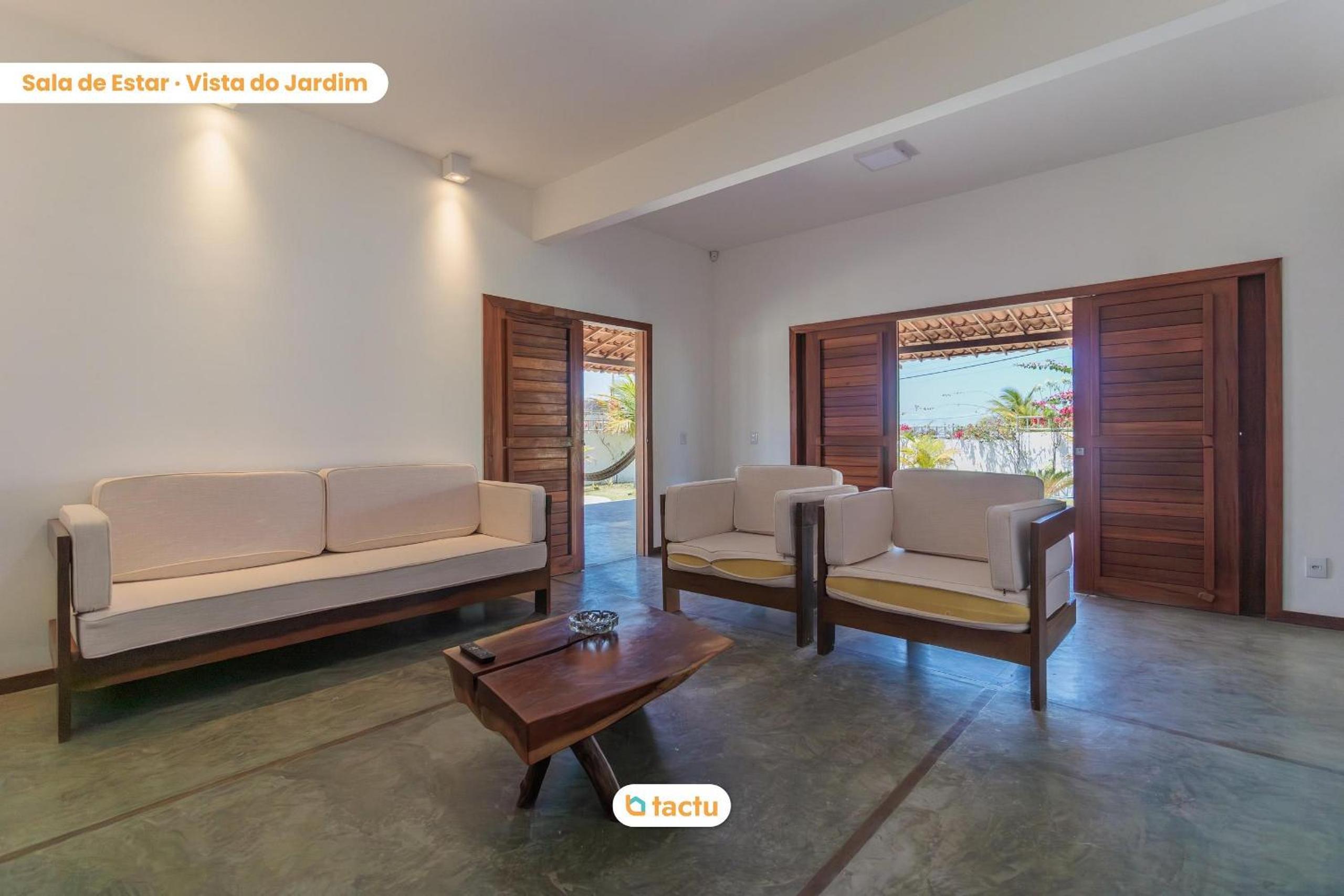 Beach House in Pontal do Maceió by Tactu