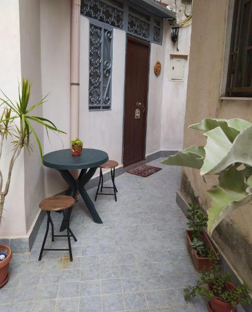 Otto di denari en Naples — balance & terrace