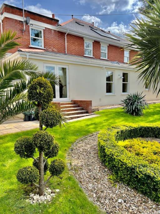 Osmund House, Salisbury Sleeps up to 19 view 3