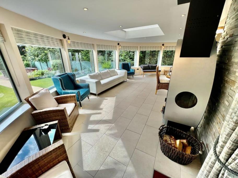 Osmund House, Salisbury Sleeps up to 19 view 4