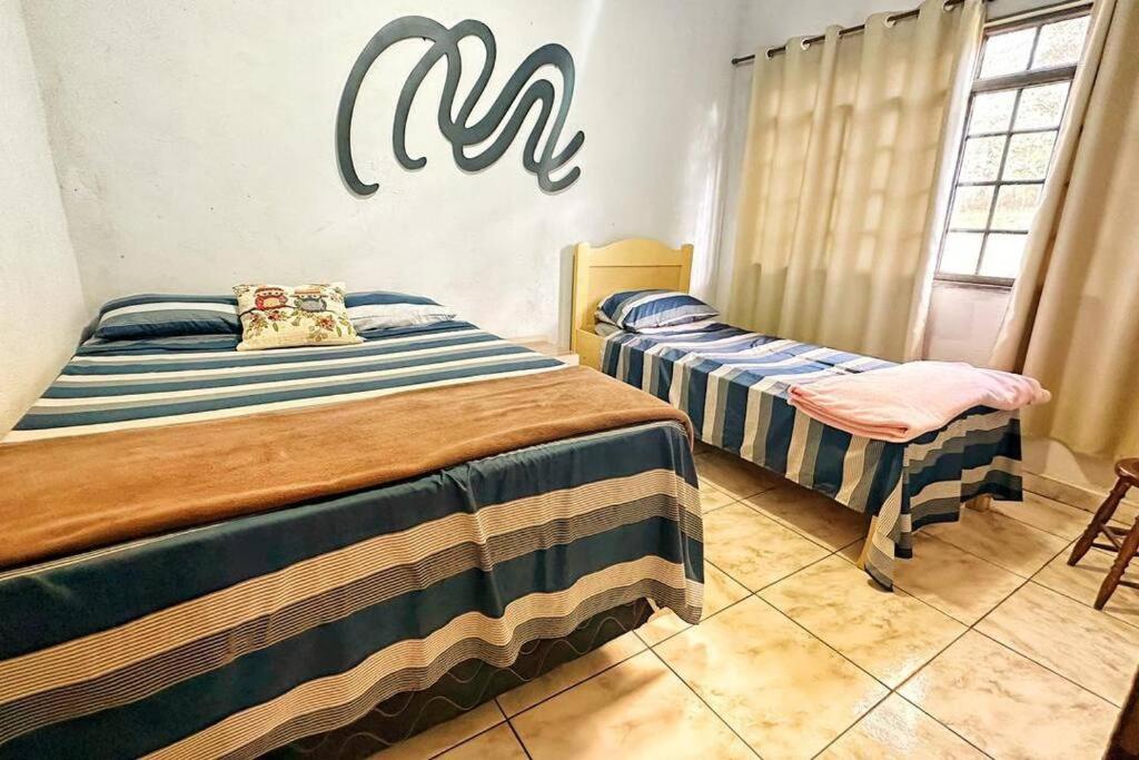 Casa grande c/ vista exuberante.