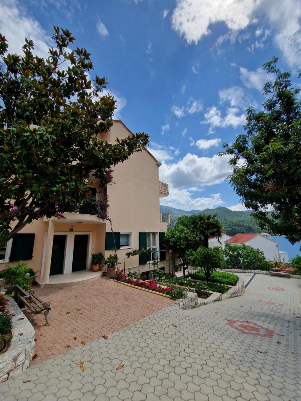 Villa Lukic