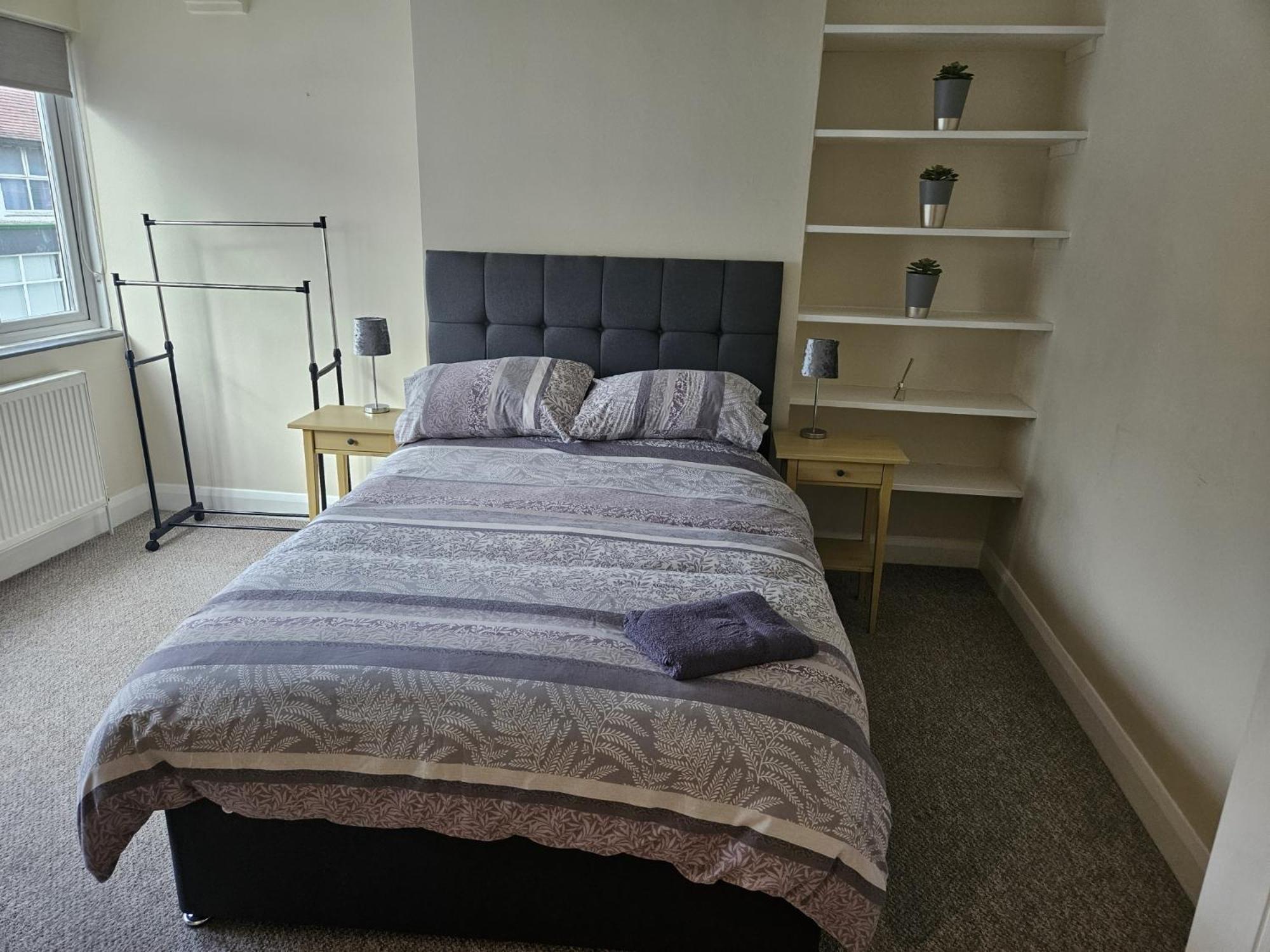 Leigh-on-Sea Retreat - 2 Bedroom Apartment view 5