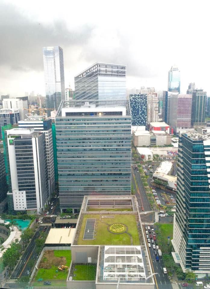 One bedroom budget condo in BGC view 3