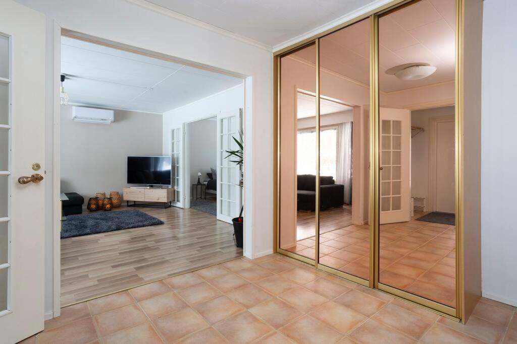 Spacious house near santapark