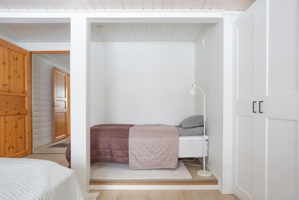 Spacious house near santapark