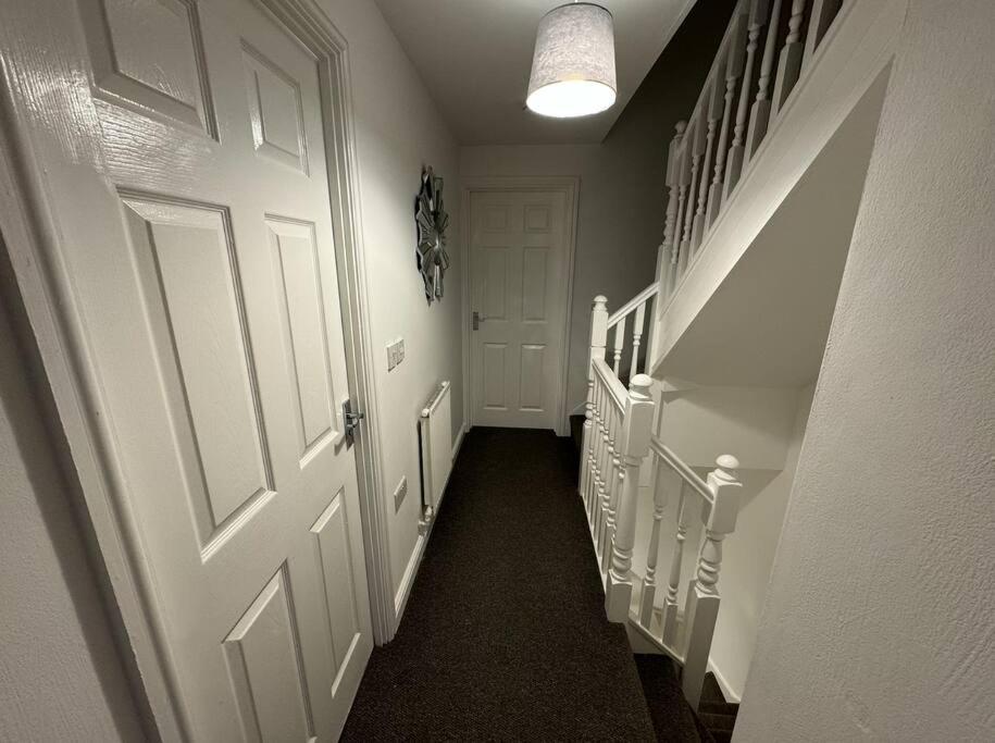 Modern TownHouse - 3 bed 2.5 bath 2 Private Gated Parking view 3
