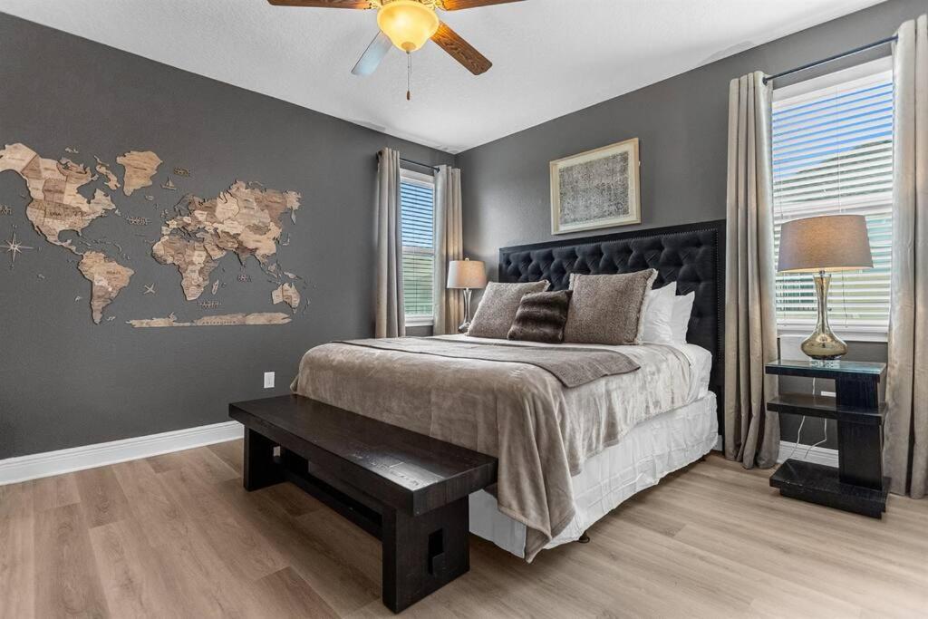 9 Ensuite bedrooms Pool/Spa/Theater