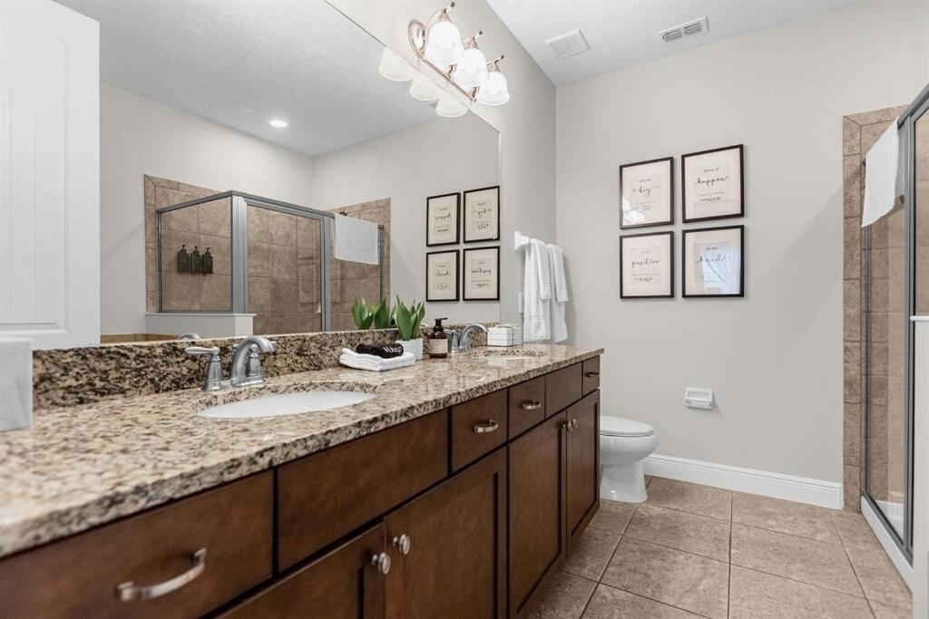 9 Ensuite bedrooms Pool/Spa/Theater