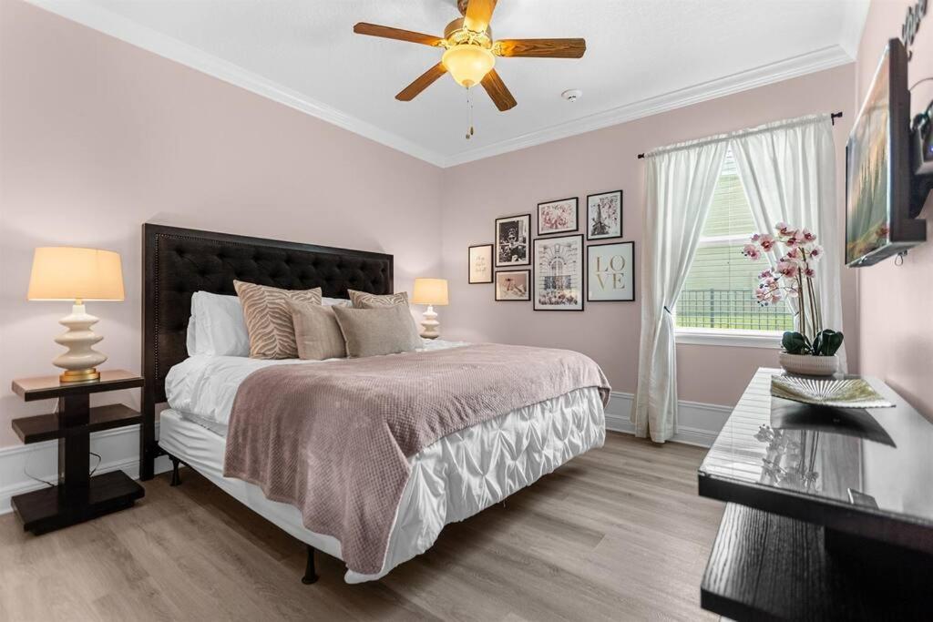 9 Ensuite bedrooms Pool/Spa/Theater