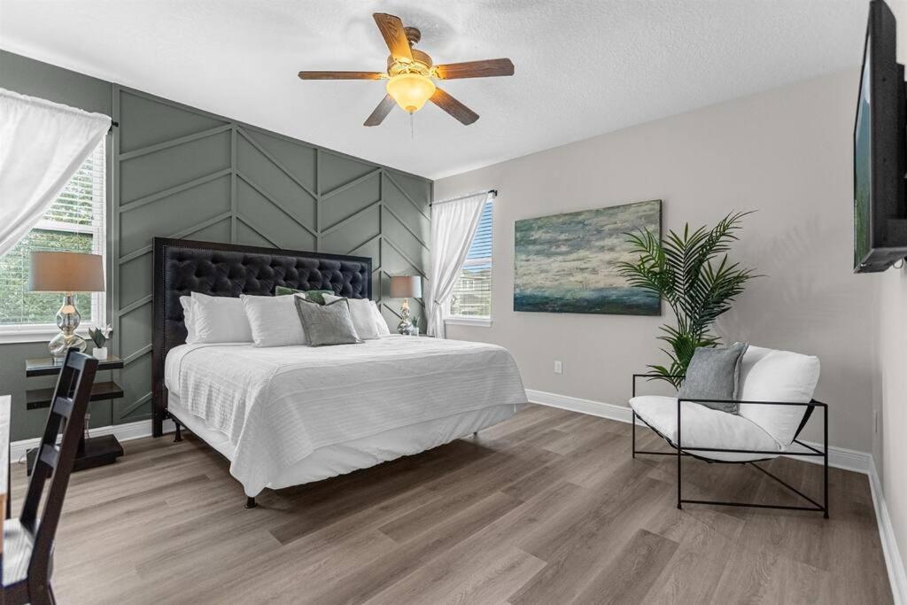 9 Ensuite bedrooms Pool/Spa/Theater