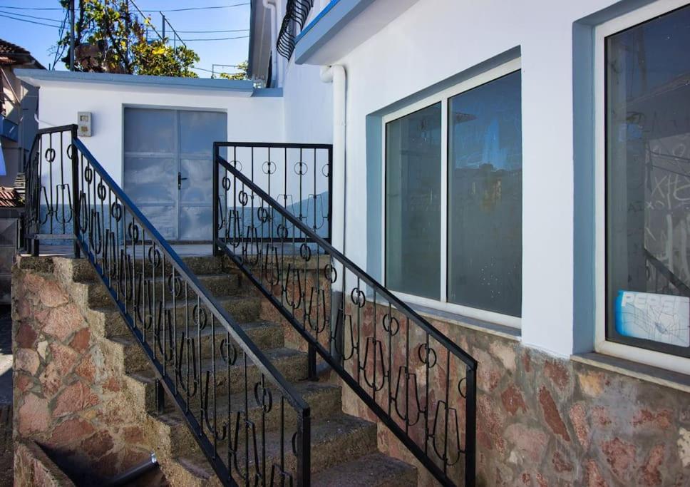 Emblematic House 3