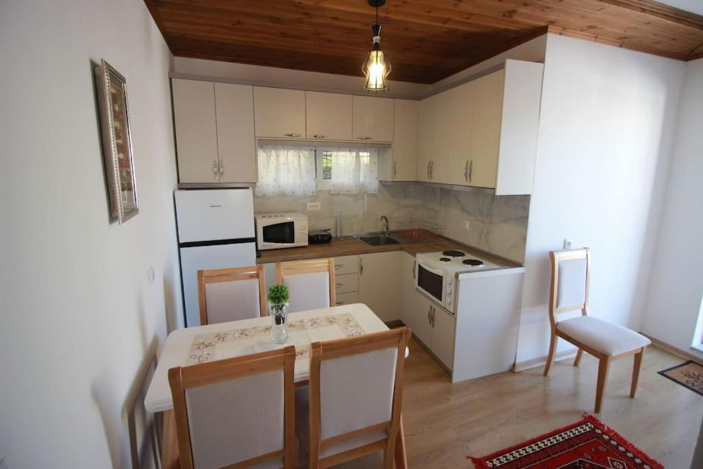 Emblematic House 3